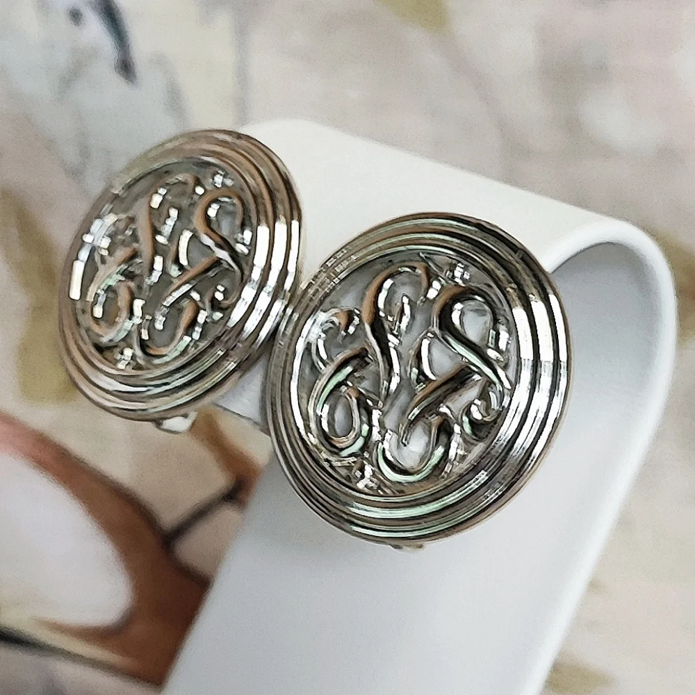 Lisner Jewelry this listing